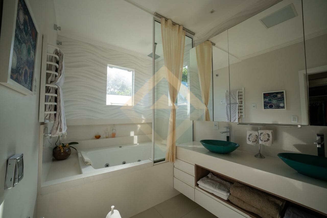 Casa no Condominio Serra Azul | CA-00376